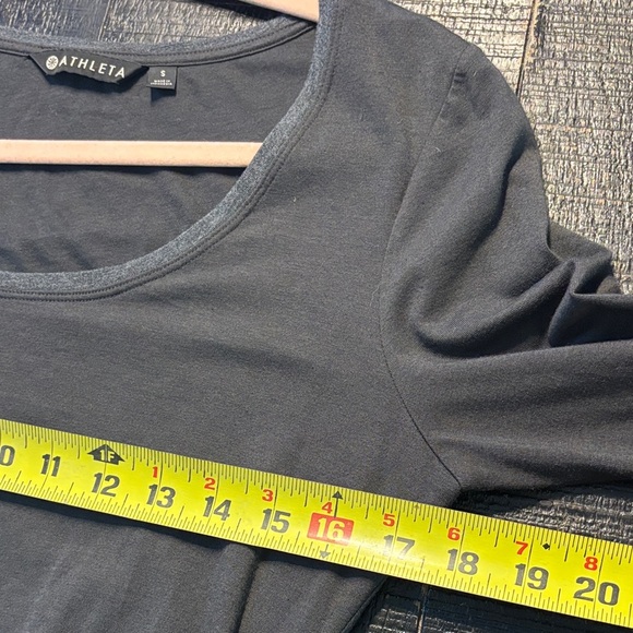 Athleta Dark Gray Ruched Long Sleeve Scoop Neck Bodycon Dress size Small - Picture 2 of 6
